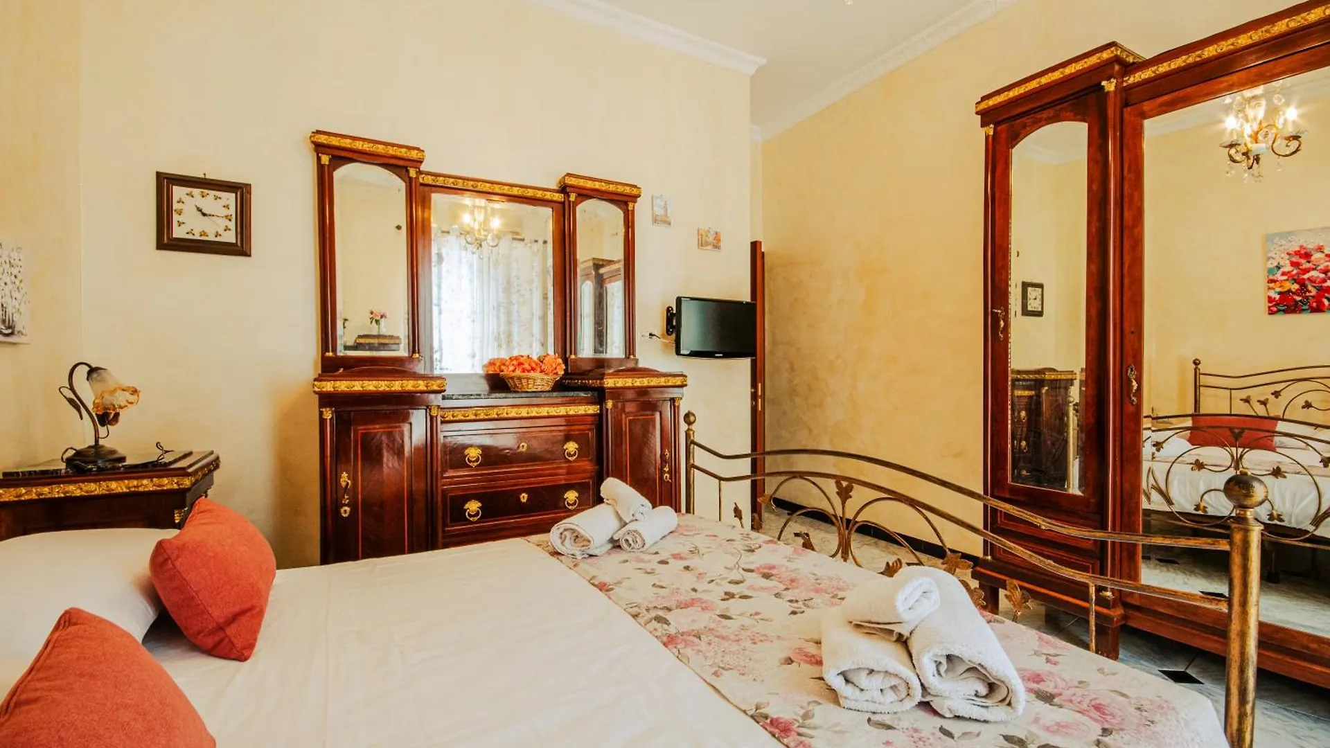 Regina'S Apartment Napoli