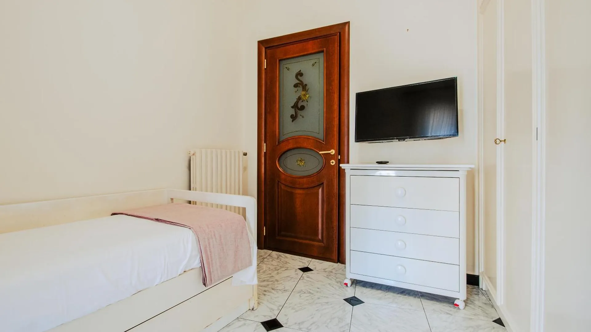 Regina'S Apartment Napoli