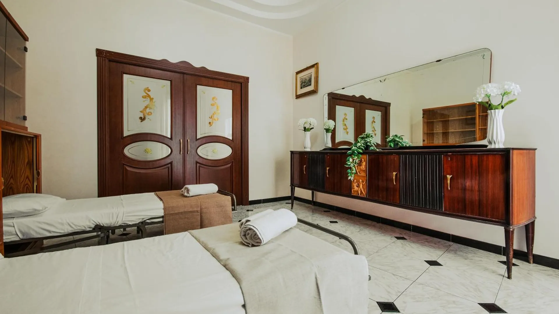 Regina'S Apartment Napoli 0*,
